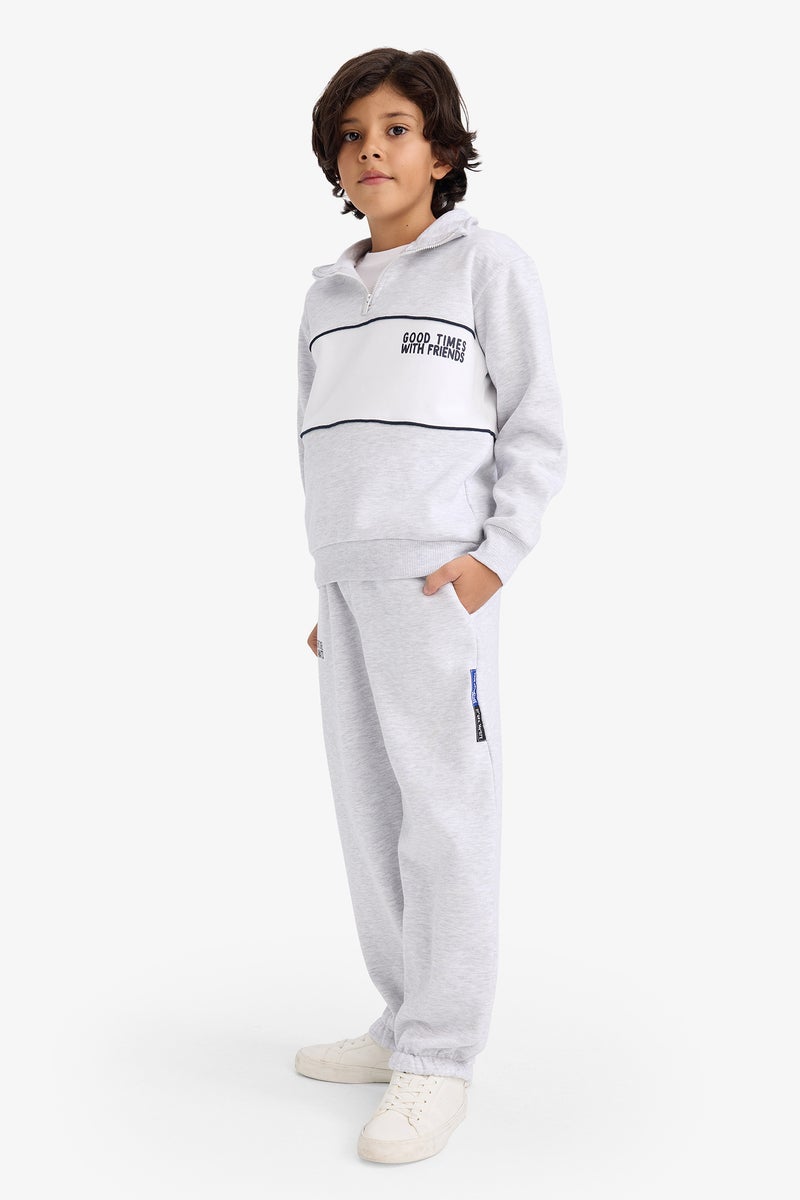 ديفاكتو بنطلون سويت بانتس اولادي تقيل بطبعة شعار اوفر سايز - Image 2